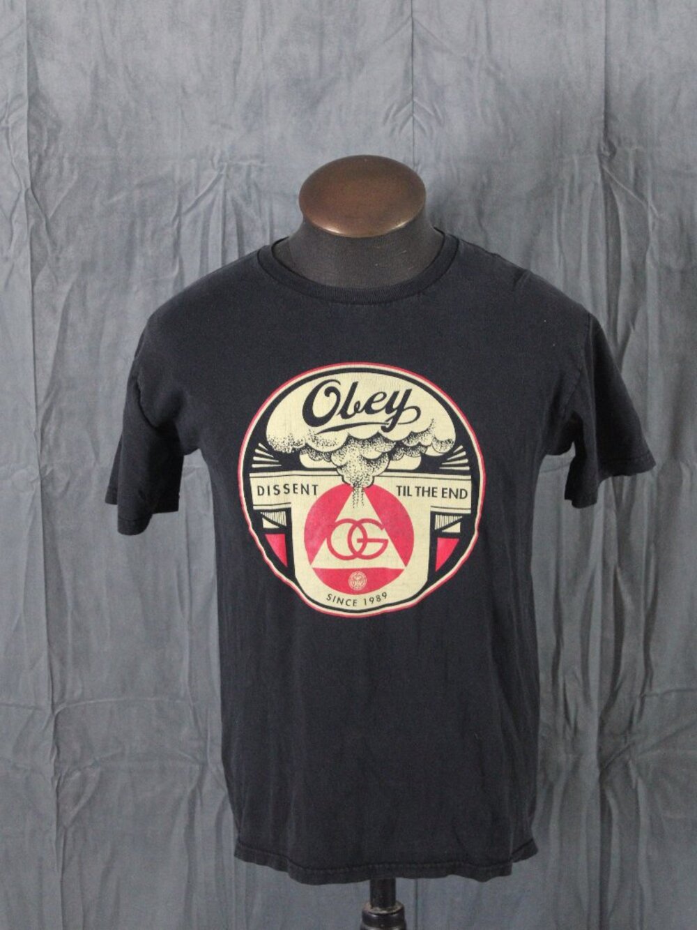 Streetwear Shirt - Obey Dissent til the End Since 1989 - Men's Medium